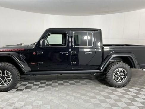New 2025 Jeep Gladiator Rubicon image 7