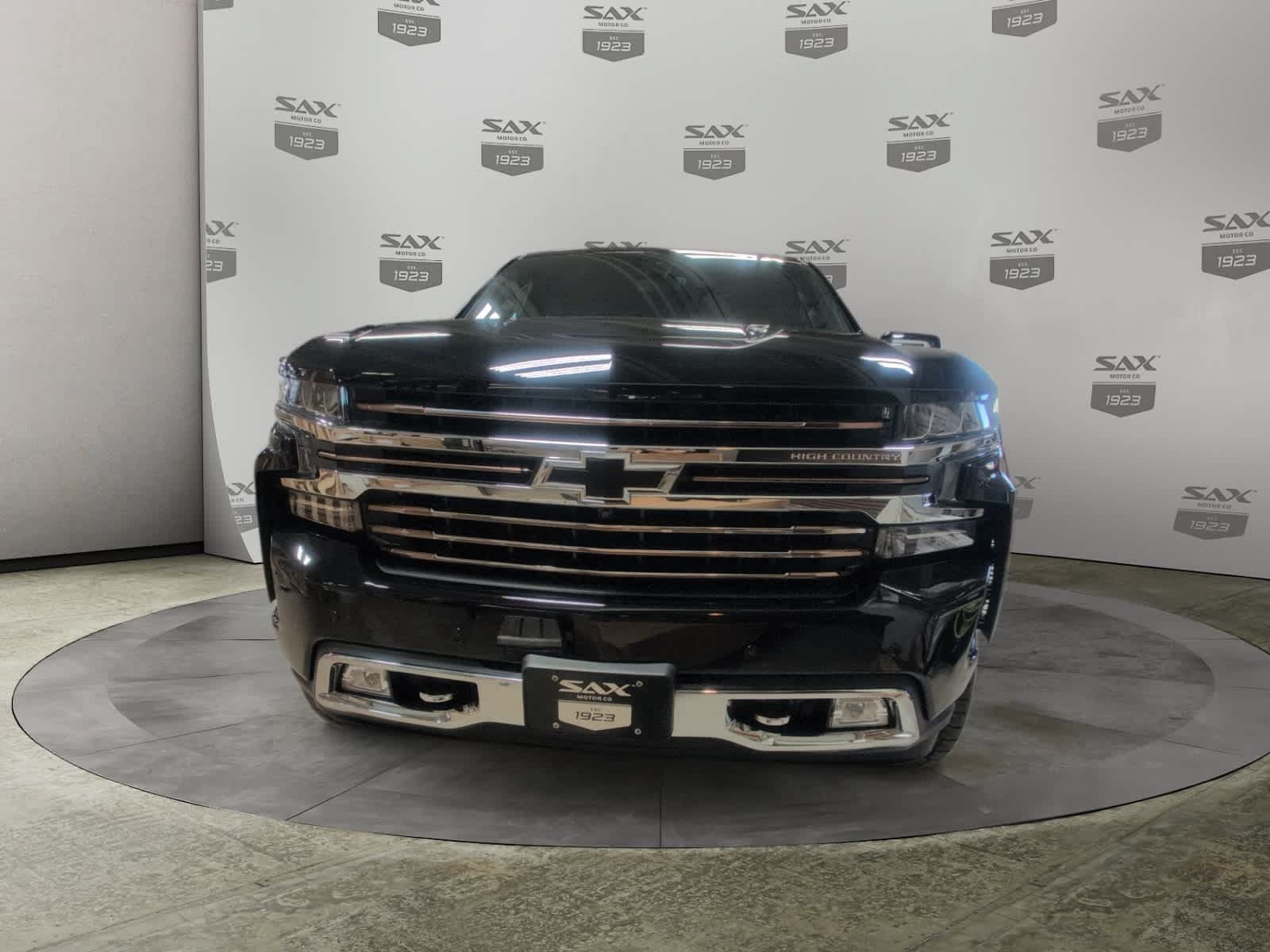 Used 2019 Chevrolet Silverado 1500 High Country w/ Technology Package AWD/4WD image 8
