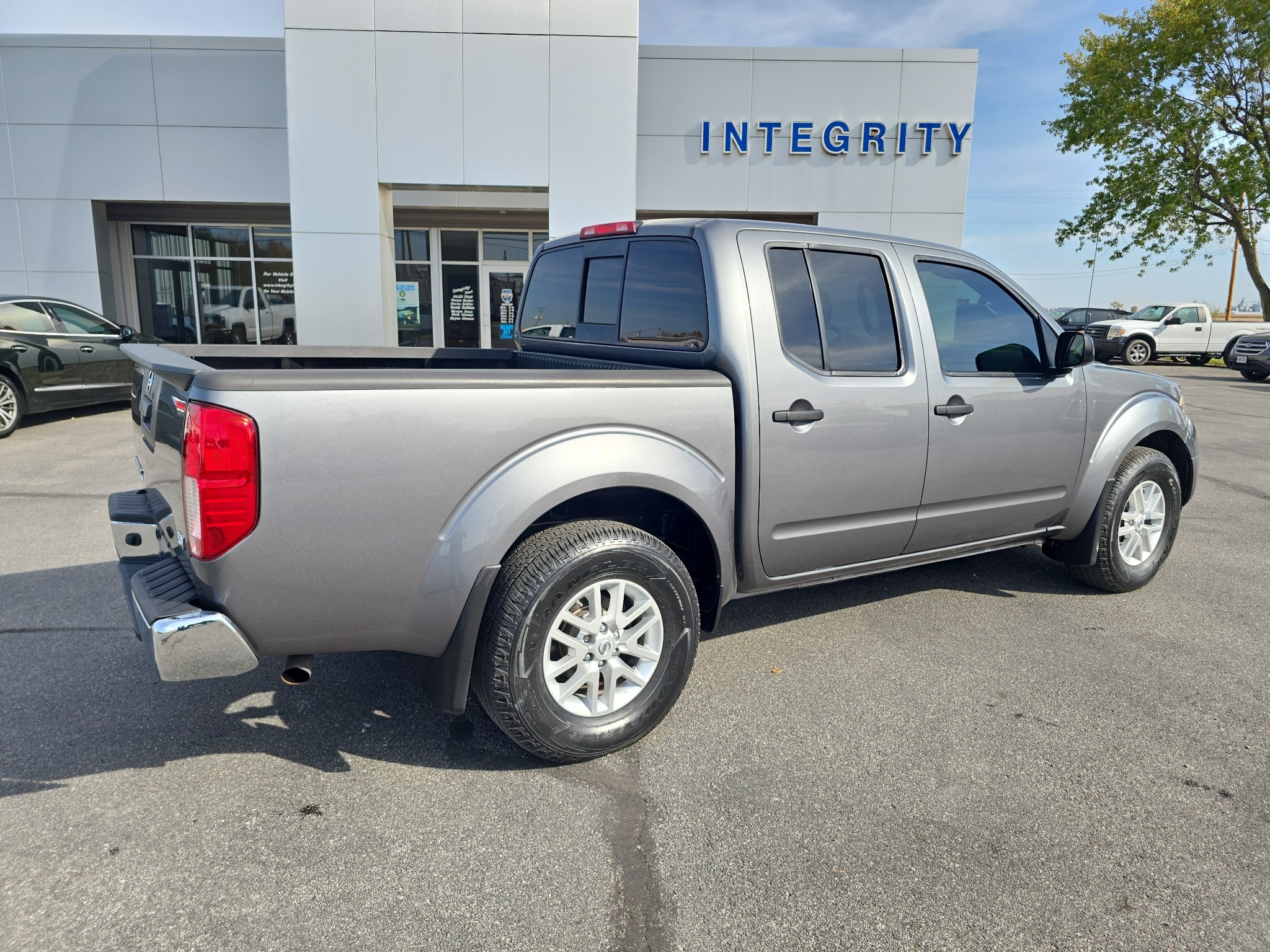 Used 2018 Nissan Frontier SV RWD image 6