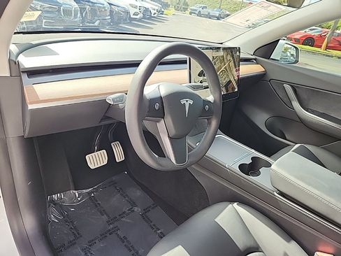 Used 2021 Tesla Model Y Performance image 27