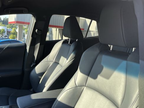 Certified 2023 Toyota Venza XLE AWD/4WD image 16