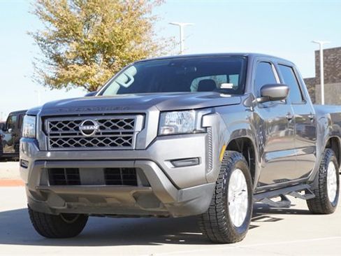 Used 2022 Nissan Frontier SV image 3
