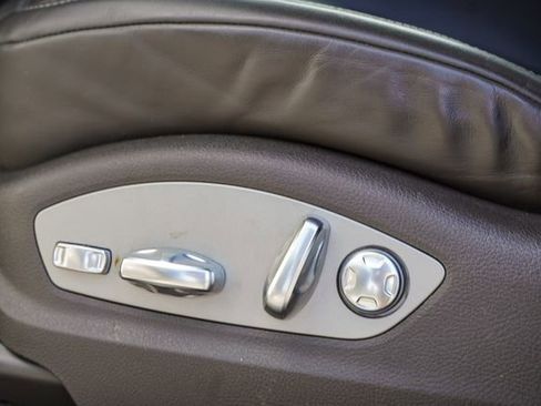 Used 2024 Porsche Macan image 23