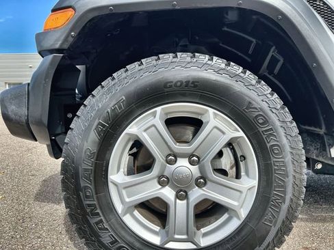 Used 2018 Jeep Wrangler Unlimited Sport S image 19