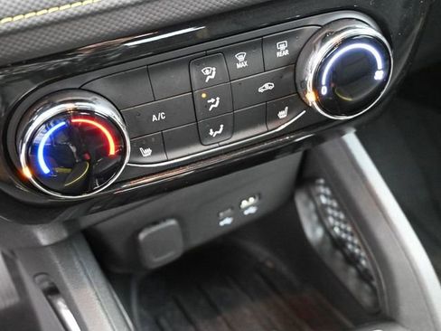 Used 2025 Chevrolet TrailBlazer ACTIV FWD image 34