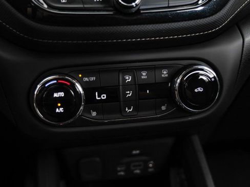 Used 2023 Chevrolet TrailBlazer ACTIV w/ Technology Package FWD image 27
