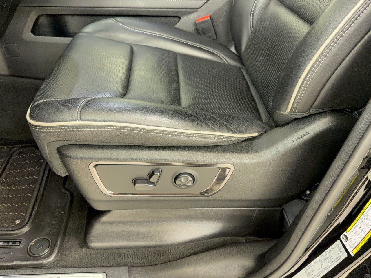 Used 2023 RAM 1500 Limited AWD/4WD image 16
