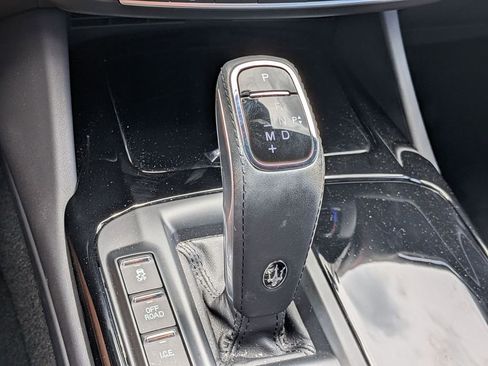 Used 2021 Maserati Levante image 12