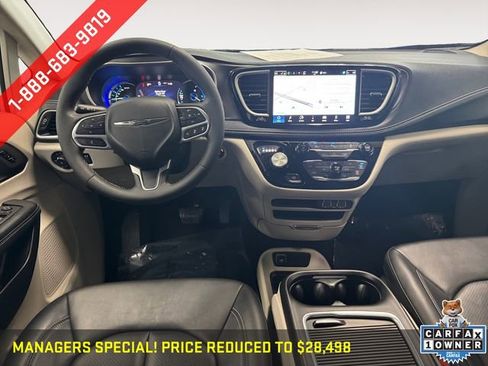Used 2024 Chrysler Pacifica Limited FWD image 5