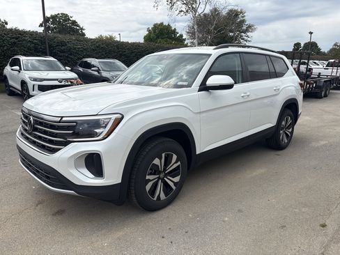 New 2026 Volkswagen Atlas SE image 4