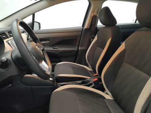 Used 2021 Nissan Versa SV FWD image 17