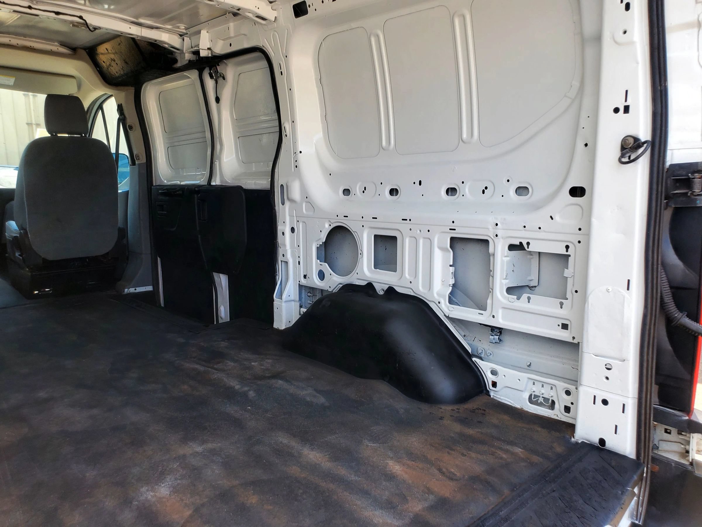 Used 2015 Ford Transit 150 130 Low Roof RWD image 31