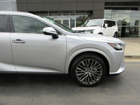 Used 2023 Lexus RX 350 AWD/4WD image 12