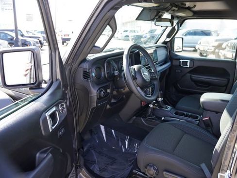 Certified 2025 Jeep Wrangler Unlimited Rubicon 4xe w/ Safety Group image 15