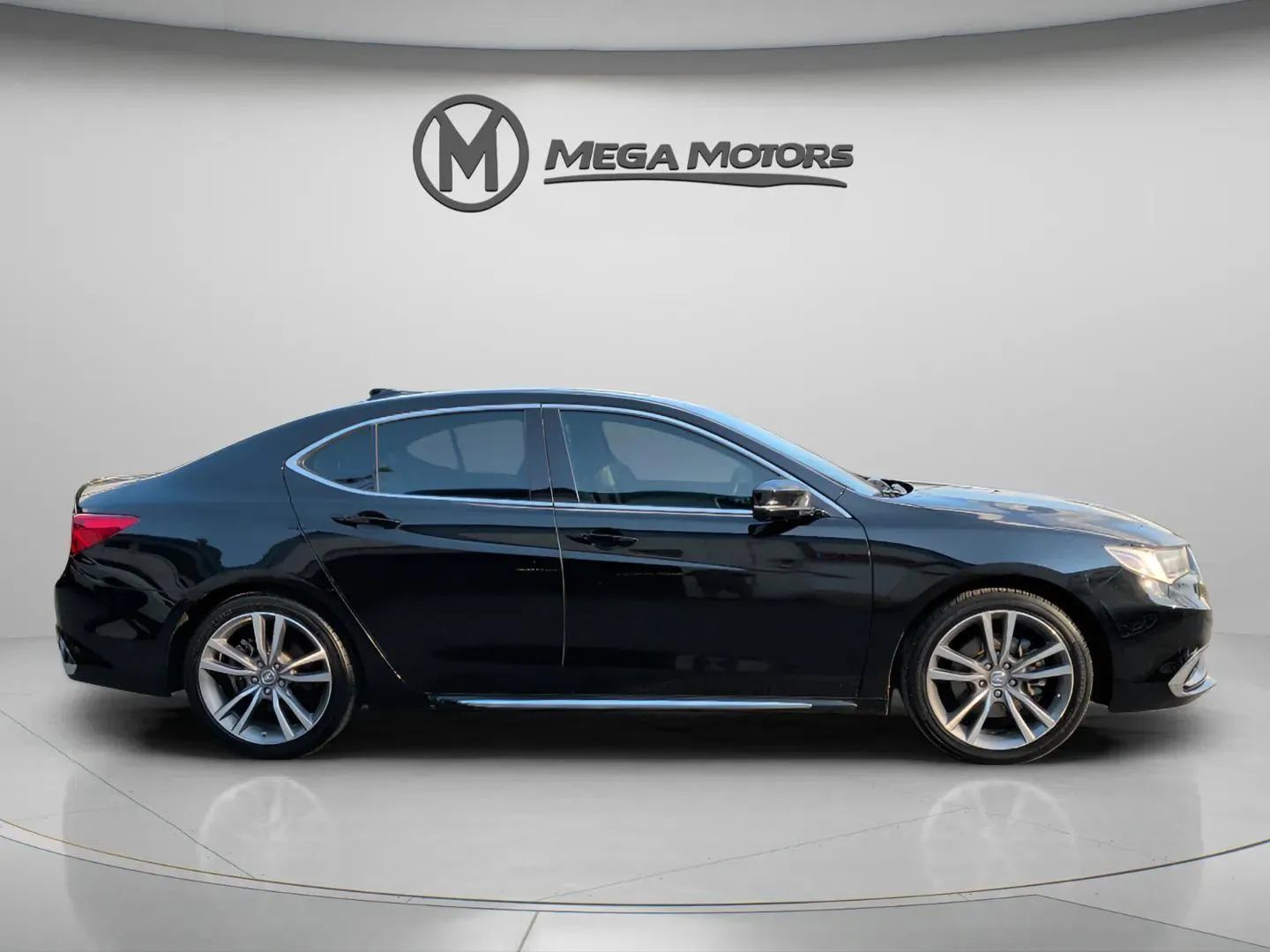 Used 2019 Acura TLX w/ Technology Package FWD image 9