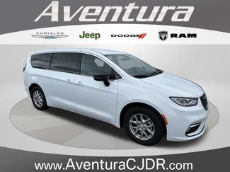 New 2026 Chrysler Pacifica Select 360° Tour