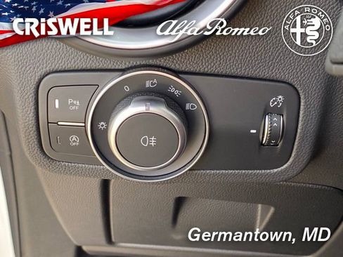 New 2025 Alfa Romeo Stelvio Sprint AWD/4WD image 35