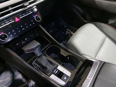 Certified 2025 Hyundai Santa Cruz Limited image 23