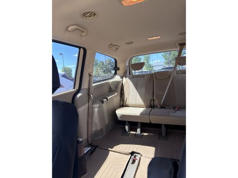 Used 2012 Kia Sedona LX w/ PWR Pkg FWD image 6
