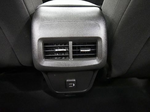 Used 2023 Chevrolet Equinox LT AWD/4WD image 17