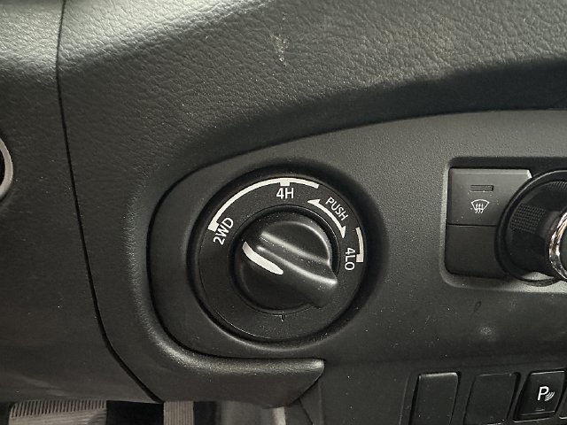 Used 2024 Nissan Frontier PRO-4X w/ Technology Package AWD/4WD image 11