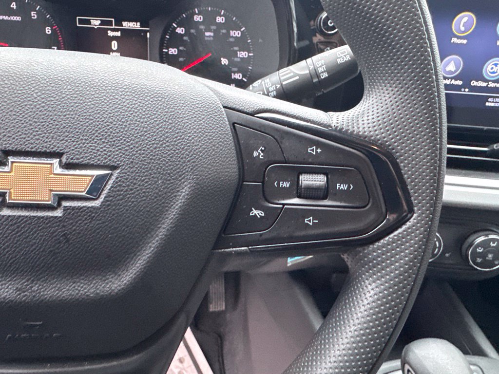 Used 2025 Chevrolet Trax LS w/ LS Convenience Package FWD image 16