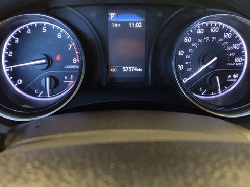 Used 2020 Toyota Camry SE image 23