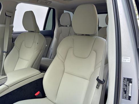 Used 2025 Volvo XC90 B6 Plus AWD/4WD image 40
