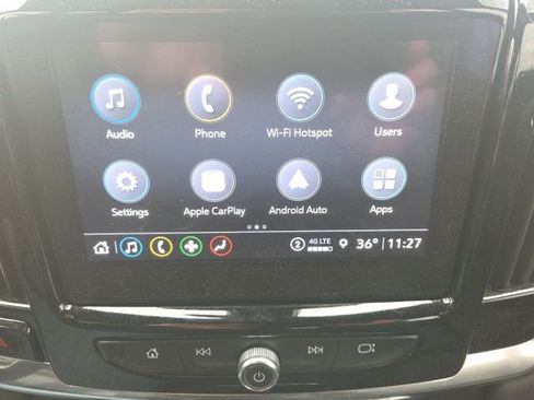 Used 2022 Chevrolet Traverse LT image 34