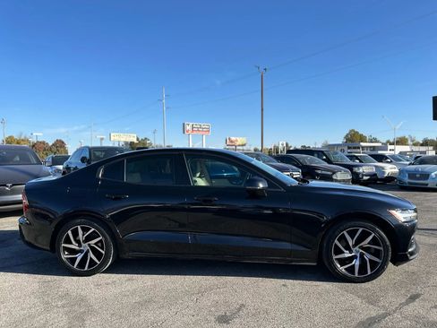 Used 2019 Volvo S60 T5 Momentum w/ Premium Package image 5