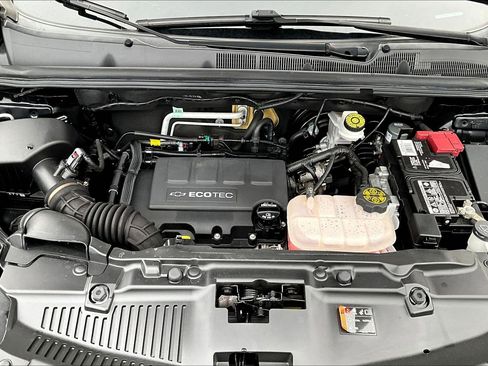 Used 2020 Chevrolet Trax LT w/ LT Convenience Package image 22