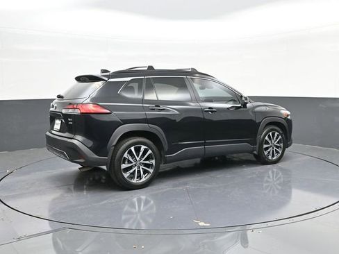 Used 2024 Toyota Corolla Cross XLE w/ Convenience Package image 15