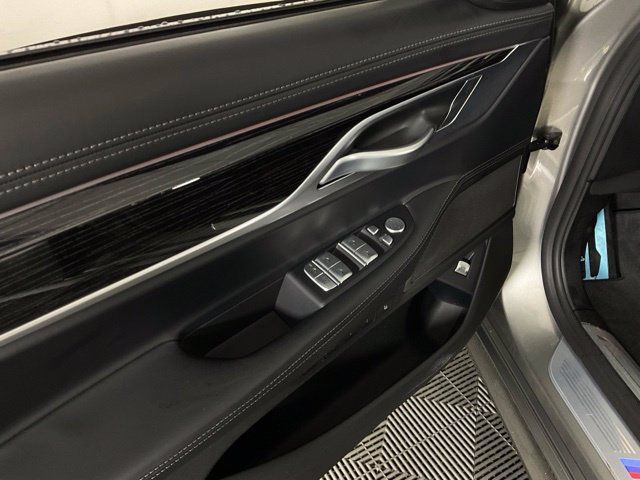 Used 2022 BMW 750i xDrive w/ Executive Package AWD/4WD image 29
