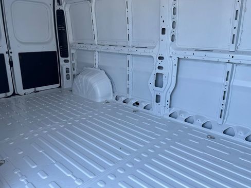 New 2025 RAM ProMaster 2500 w/ Quick Order Package 22G SLT image 14