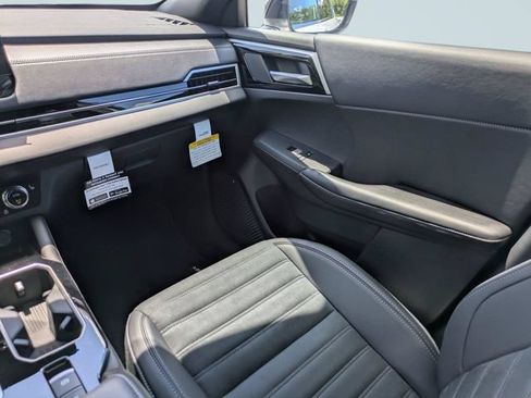 New 2026 Mitsubishi Outlander LE FWD image 17