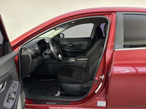 Used 2021 Nissan Sentra SV image 4