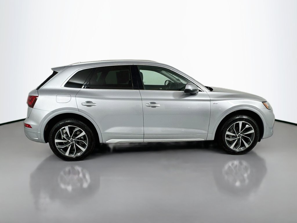 Used 2023 Audi Q5 2.0T Premium w/ Convenience Package AWD/4WD image 9
