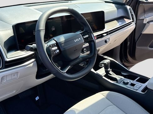 New 2026 Kia Sorento S image 4