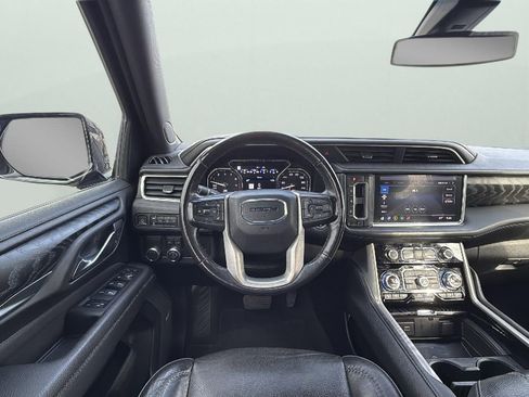 Used 2021 GMC Yukon XL Denali image 13