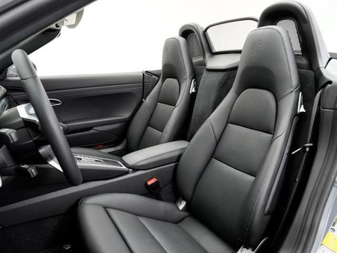 Certified 2024 Porsche 718 Boxster RWD image 5