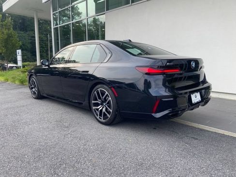 Used 2023 BMW 760i xDrive w/ Parking Assistance Package AWD/4WD image 9