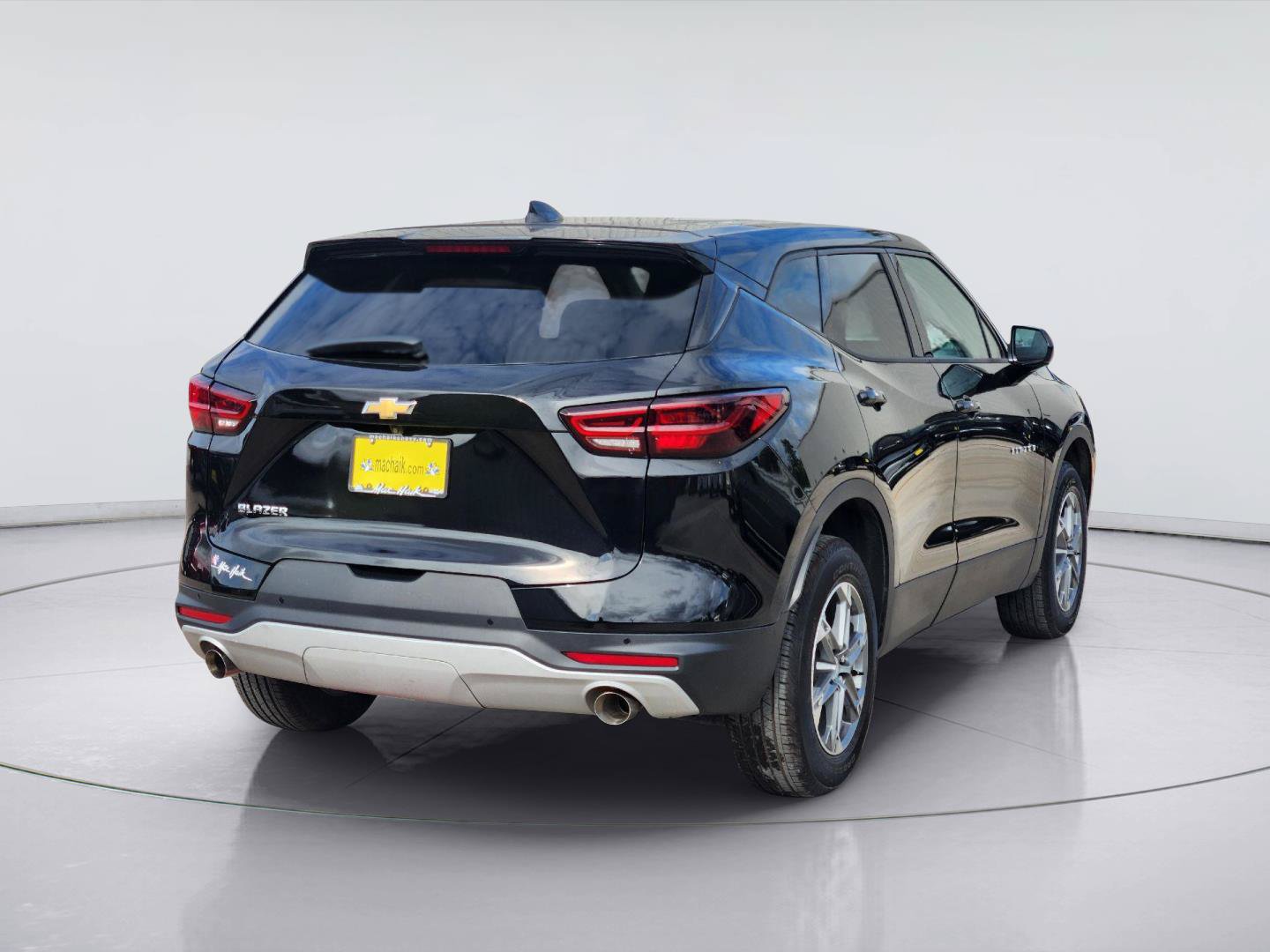 Used 2026 Chevrolet Blazer LT FWD image 5