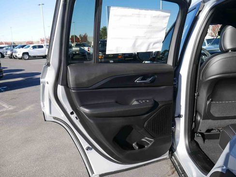 New 2025 Jeep Grand Cherokee Altitude image 12