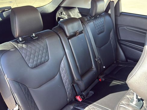 Used 2024 Ford Edge Titanium image 39