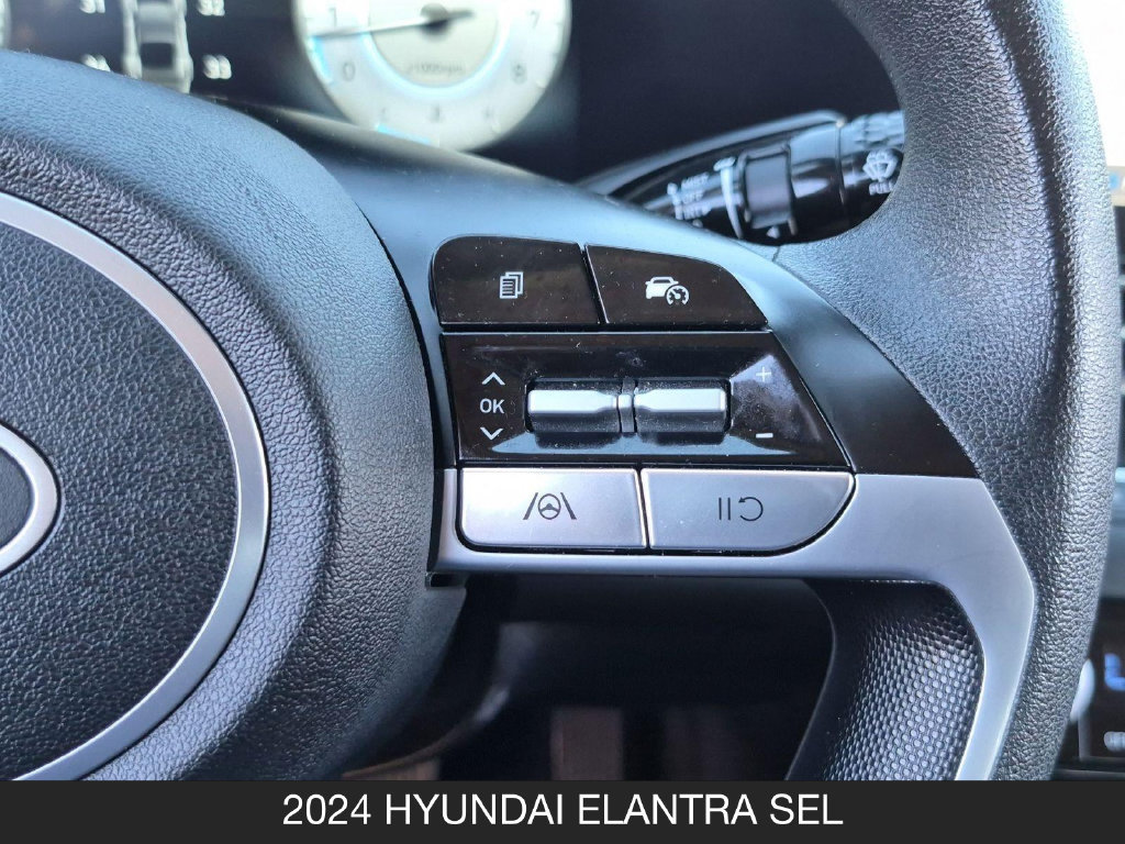 Used 2024 Hyundai Elantra SEL FWD image 18