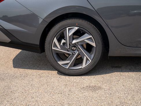 New 2025 Hyundai Elantra Sport image 9