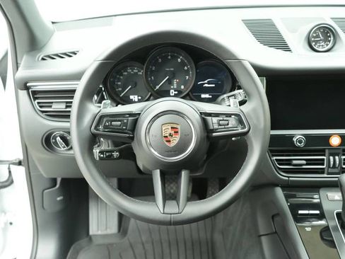 Certified 2025 Porsche Macan AWD/4WD image 13