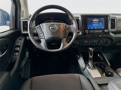 Used 2023 Nissan Frontier SV image 21