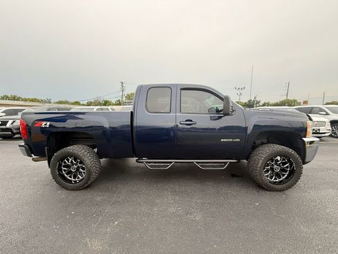 Used 2011 Chevrolet Silverado 2500 LTZ w/ LTZ Plus Package AWD/4WD image 2