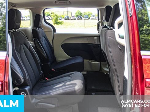 Used 2023 Chrysler Voyager LX FWD image 22